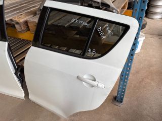 bontott SUZUKI SWIFT IV Bal hátsó Kilincs Hátulja