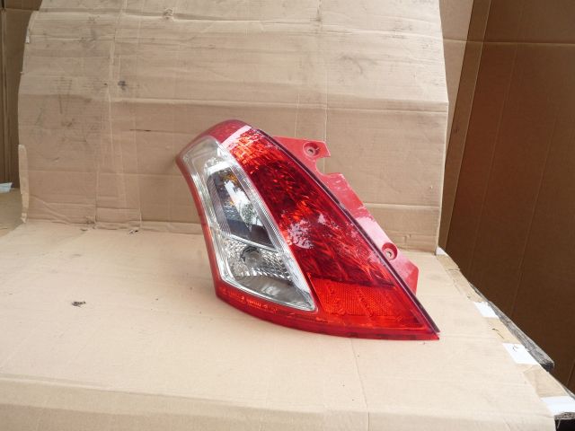 bontott SUZUKI SWIFT IV Bal Hátsó Lámpa