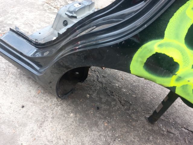 bontott SUZUKI SWIFT IV Bal hátsó Sárvédő