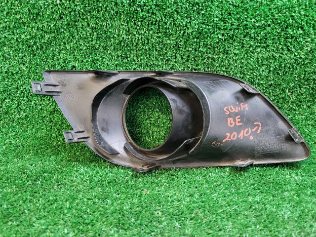 bontott SUZUKI SWIFT IV Bal Ködlámpa Rács