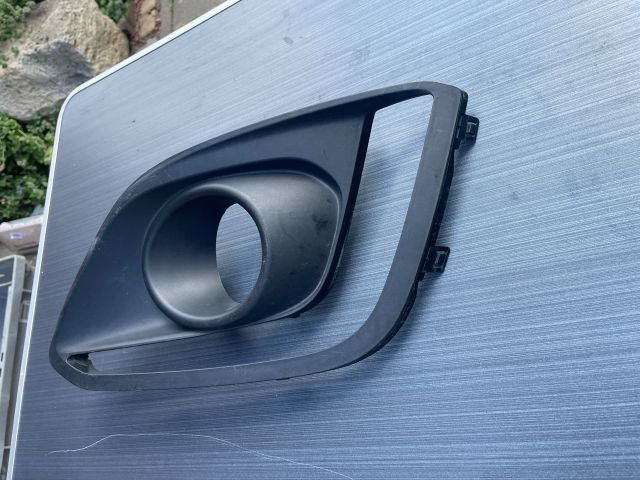 bontott SUZUKI SWIFT IV Bal Ködlámpa Rács