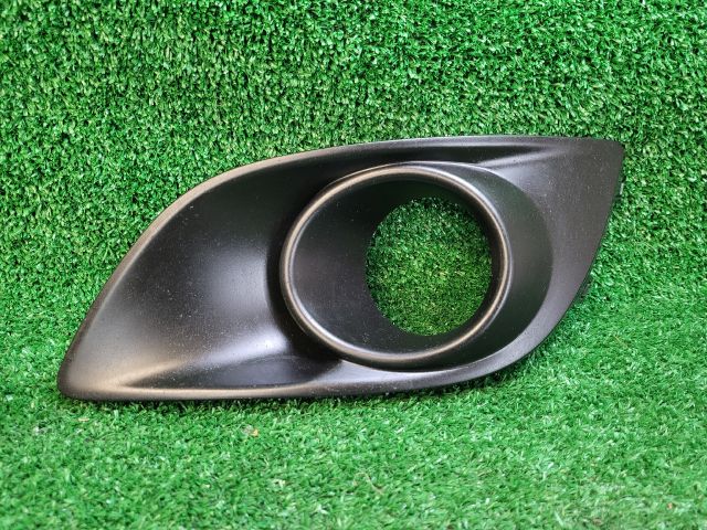 bontott SUZUKI SWIFT IV Bal Ködlámpa Rács