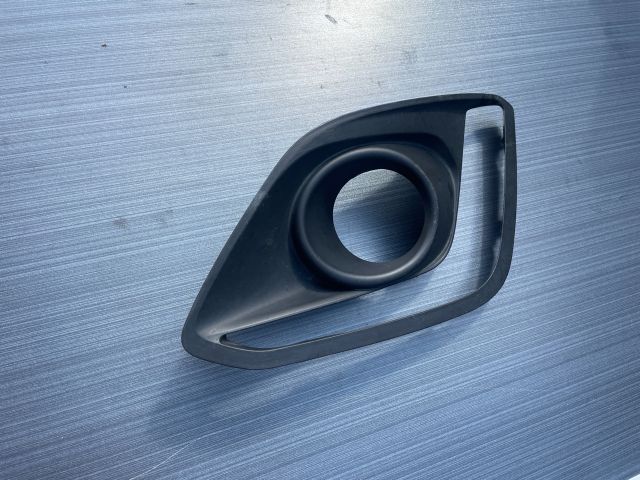 bontott SUZUKI SWIFT IV Bal Ködlámpa Rács