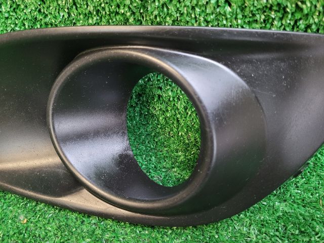 bontott SUZUKI SWIFT IV Bal Ködlámpa Rács