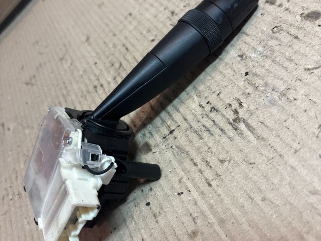 bontott SUZUKI SWIFT IV Bal Kormánykapcsoló Irányjelző