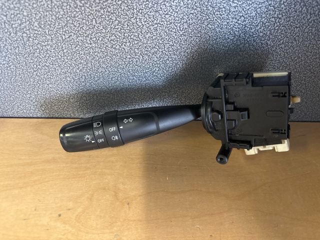 bontott SUZUKI SWIFT IV Bal Kormánykapcsoló Irányjelző