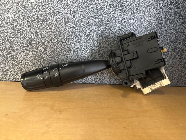 bontott SUZUKI SWIFT IV Bal Kormánykapcsoló Irányjelző