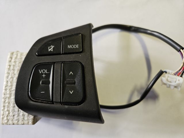 bontott SUZUKI SWIFT IV Bal Multikormány Kapcsoló