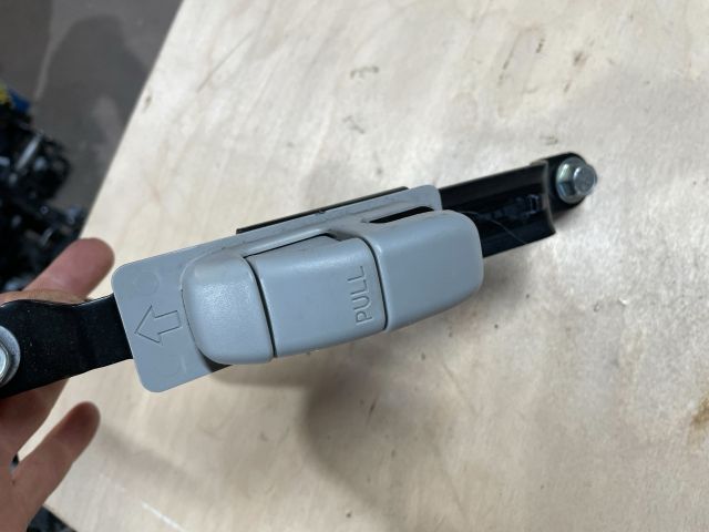 bontott SUZUKI SWIFT IV Biztonsági Öv Magasság Állító