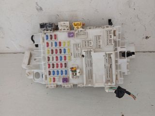 bontott SUZUKI SWIFT IV Biztosítéktábla Utastér