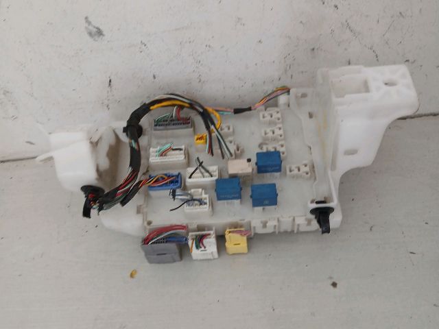 bontott SUZUKI SWIFT IV Biztosítéktábla Utastér