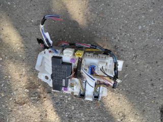 bontott SUZUKI SWIFT IV Biztosítéktábla Utastér