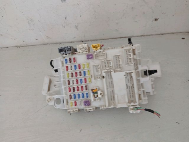 bontott SUZUKI SWIFT IV Biztosítéktábla Utastér