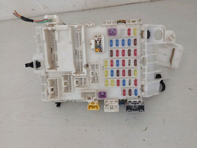 bontott SUZUKI SWIFT IV Biztosítéktábla Utastér