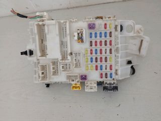 bontott SUZUKI SWIFT IV Biztosítéktábla Utastér