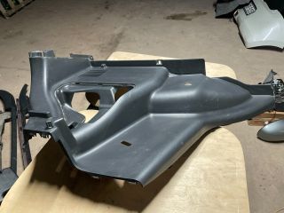 bontott SUZUKI SWIFT IV Csomagtartó Burkolat (Műanyag)