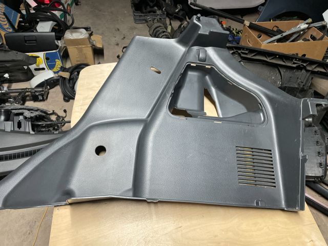 bontott SUZUKI SWIFT IV Csomagtartó Burkolat (Műanyag)