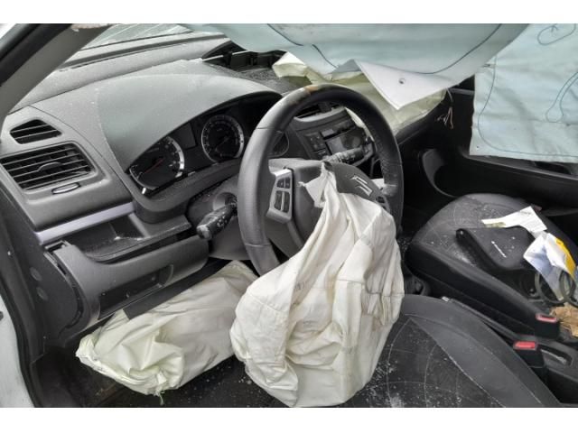 bontott SUZUKI SWIFT IV Csomagtér Nyitó Kar / Gomb