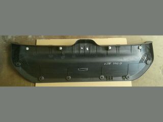 bontott SUZUKI SWIFT IV Csomagtérajtó Burkolat Felső