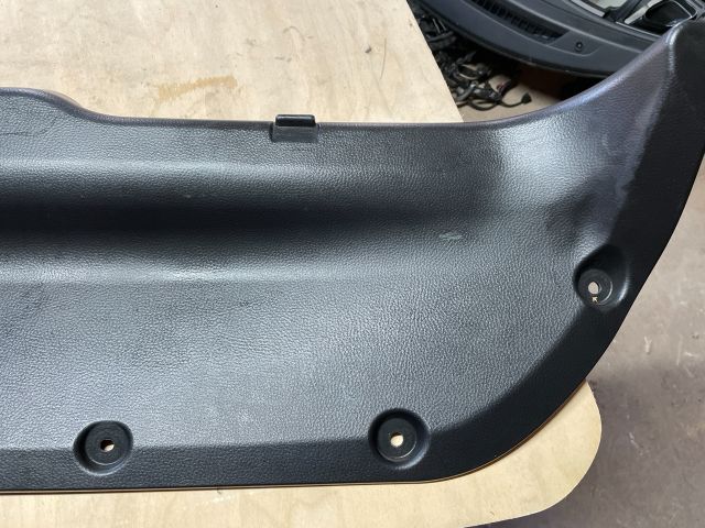 bontott SUZUKI SWIFT IV Csomagtérajtó Kárpit