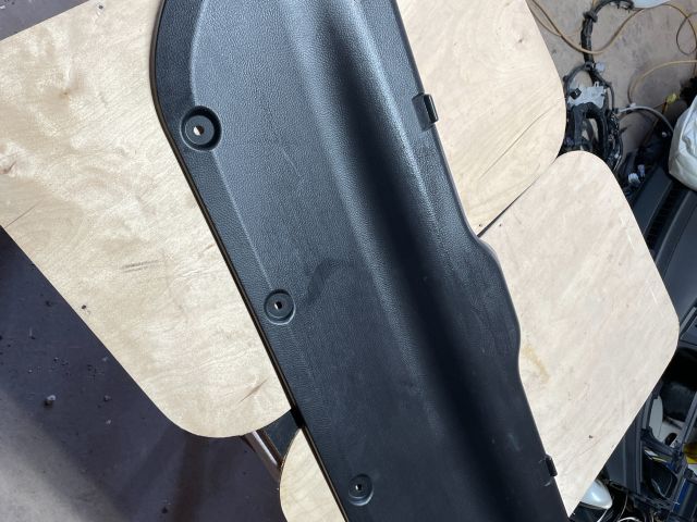 bontott SUZUKI SWIFT IV Csomagtérajtó Kárpit