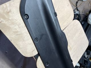 bontott SUZUKI SWIFT IV Csomagtérajtó Kárpit