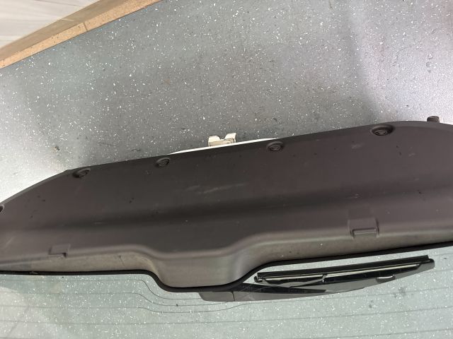 bontott SUZUKI SWIFT IV Csomagtérajtó (Részeivel)