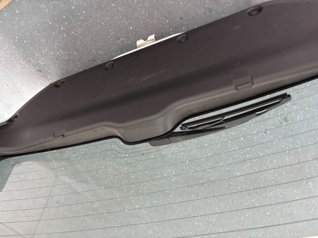 bontott SUZUKI SWIFT IV Csomagtérajtó (Részeivel)