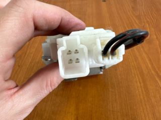 bontott SUZUKI SWIFT IV Csomagtérajtó Zárszerkezet