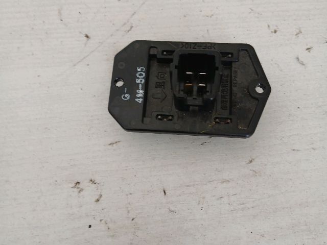 bontott SUZUKI SWIFT IV Előtét Ellenállás Fűtőmotor