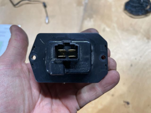 bontott SUZUKI SWIFT IV Előtét Ellenállás Hűtőventilátor