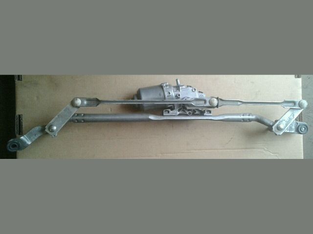 bontott SUZUKI SWIFT IV Első Ablaktörlő Szerkezet Motorral