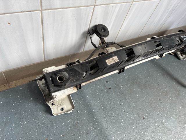 bontott SUZUKI SWIFT IV Első Lökhárító Merevítő (Fém)