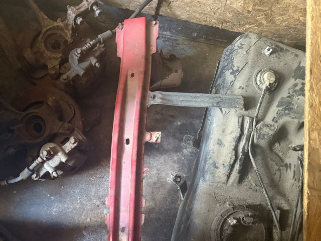 bontott SUZUKI SWIFT IV Első Lökhárító Merevítő (Fém)