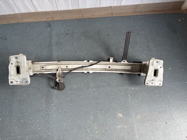 bontott SUZUKI SWIFT IV Első Lökhárító Merevítő (Fém)