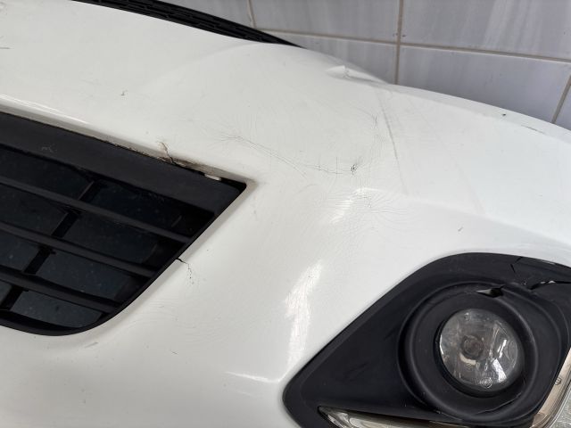 bontott SUZUKI SWIFT IV Első Lökhárító (Részeivel)