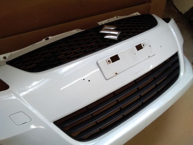 bontott SUZUKI SWIFT IV Első Lökhárító (Részeivel)