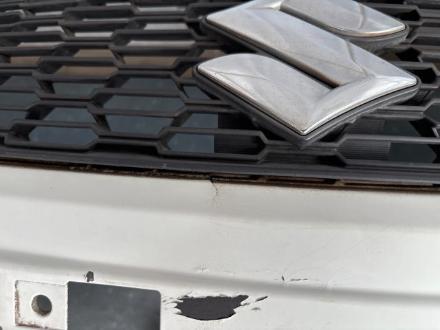 bontott SUZUKI SWIFT IV Első Lökhárító (Részeivel)