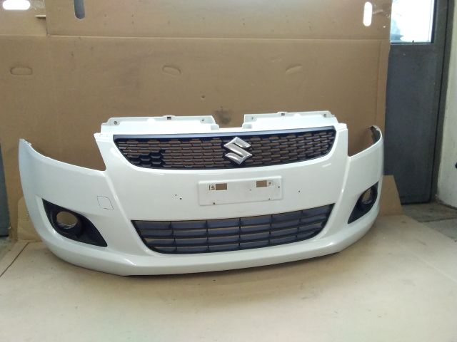 bontott SUZUKI SWIFT IV Első Lökhárító (Részeivel)