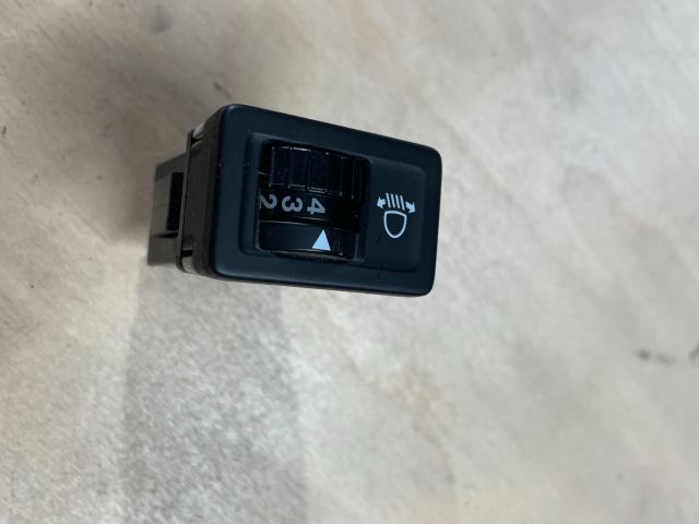 bontott SUZUKI SWIFT IV Fényszórómagasság Állító Kapcsoló