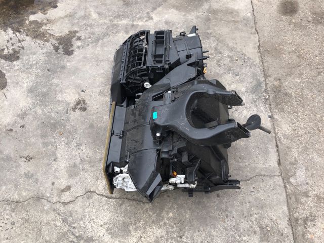 bontott SUZUKI SWIFT IV Fűtés Box