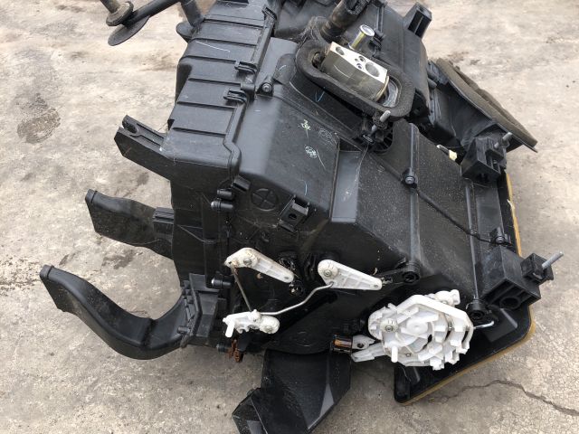 bontott SUZUKI SWIFT IV Fűtés Box