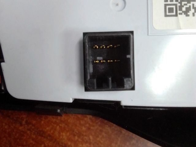 bontott SUZUKI SWIFT IV Fűtéskapcsoló (digit klímás)