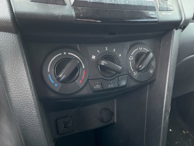 bontott SUZUKI SWIFT IV Fűtéskapcsoló (manuális klímás)