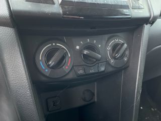 bontott SUZUKI SWIFT IV Fűtéskapcsoló (manuális klímás)