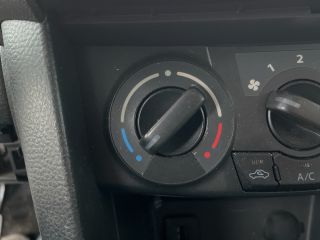 bontott SUZUKI SWIFT IV Fűtéskapcsoló (manuális klímás)