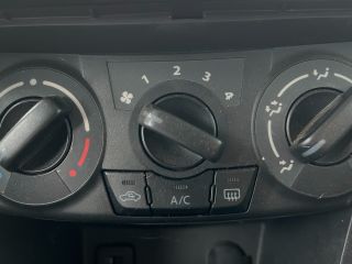 bontott SUZUKI SWIFT IV Fűtéskapcsoló (manuális klímás)