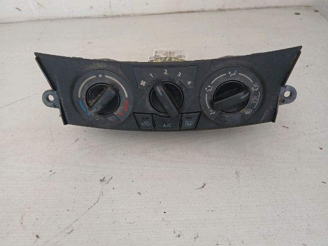 bontott SUZUKI SWIFT IV Fűtéskapcsoló (manuális klímás)