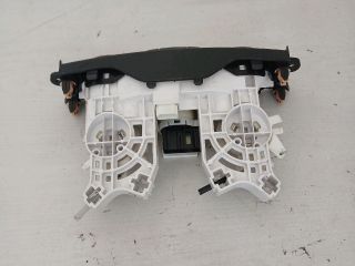 bontott SUZUKI SWIFT IV Fűtéskapcsoló (manuális klímás)