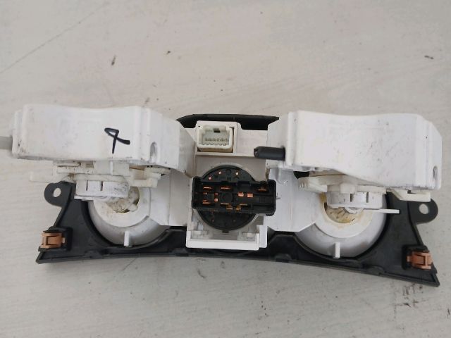 bontott SUZUKI SWIFT IV Fűtéskapcsoló (manuális klímás)